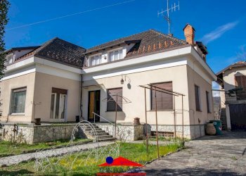 Villa Via Giovanni Lantermino, 6, Dronero - photo 1