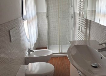 Two-room apartment VIA CANTURINA 100, Como - photo 8