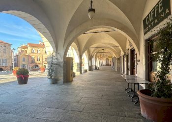 Edicole - Edicole con Chiosco piazza Maggiore, Mondovì - foto 4