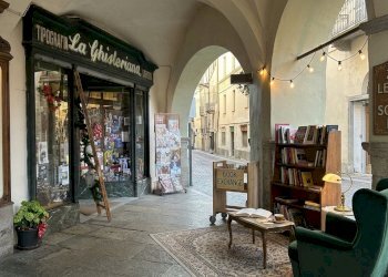 Edicole - Edicole con Chiosco piazza Maggiore, Mondovì - foto 1