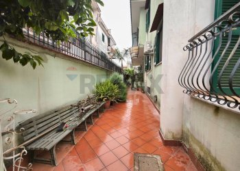 Terrazza - Semi-detached house via Don Luigi Sturzo
 
25, Arzano - photo 3