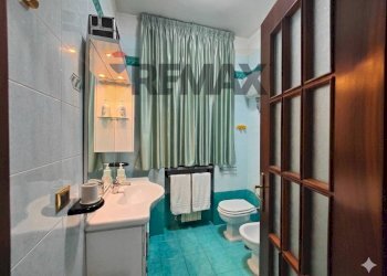 Bagno - Semi-detached house via Don Luigi Sturzo
 
25, Arzano - photo 14