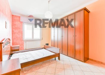 Camera / camera da letto - Three-room apartment via E. De Amicis
 
5, Melzo - photo 6