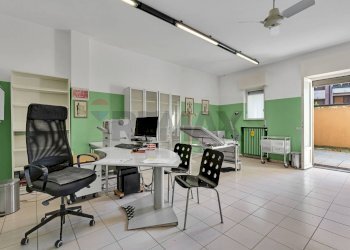 Sala visite - Shop Via Vittorio Veneto
 
79, Brugherio - photo 11