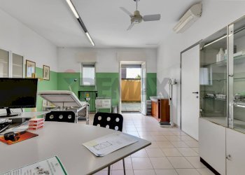 Sala visite - Shop Via Vittorio Veneto
 
79, Brugherio - photo 12