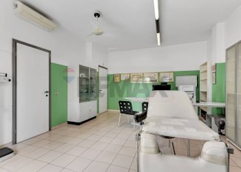 Sala visite - Shop Via Vittorio Veneto
 
79, Brugherio - photo 14