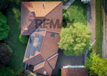 Casa all\'aperto - Villa Via 20 settembre
 
1522, Cirimido - photo 2