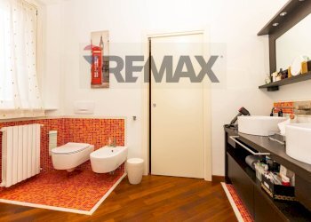 Bagno - Villa Via 20 settembre
 
1522, Cirimido - photo 81