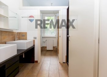 Bagno - Villa Via 20 settembre
 
1522, Cirimido - photo 82