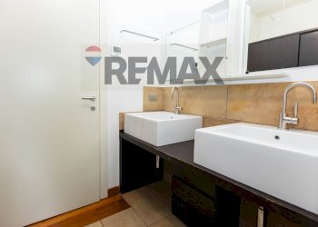 Bagno - Villa Via 20 settembre
 
1522, Cirimido - photo 84