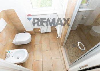 Bagno - Villa Via 20 settembre
 
1522, Cirimido - photo 85