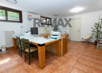 Ufficio - Villa Via 20 settembre
 
1522, Cirimido - photo 99