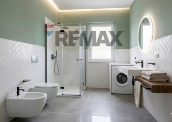 Bagno - Trilocale Via Magna Grecia
 
15, Roseto Capo Spulico - foto 3