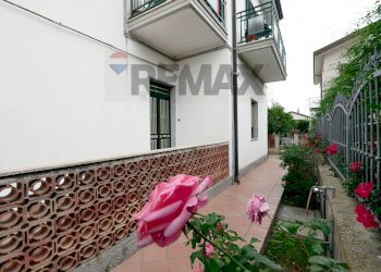 Terrazza - Trilocale Via Magna Grecia
 
15, Roseto Capo Spulico - foto 2