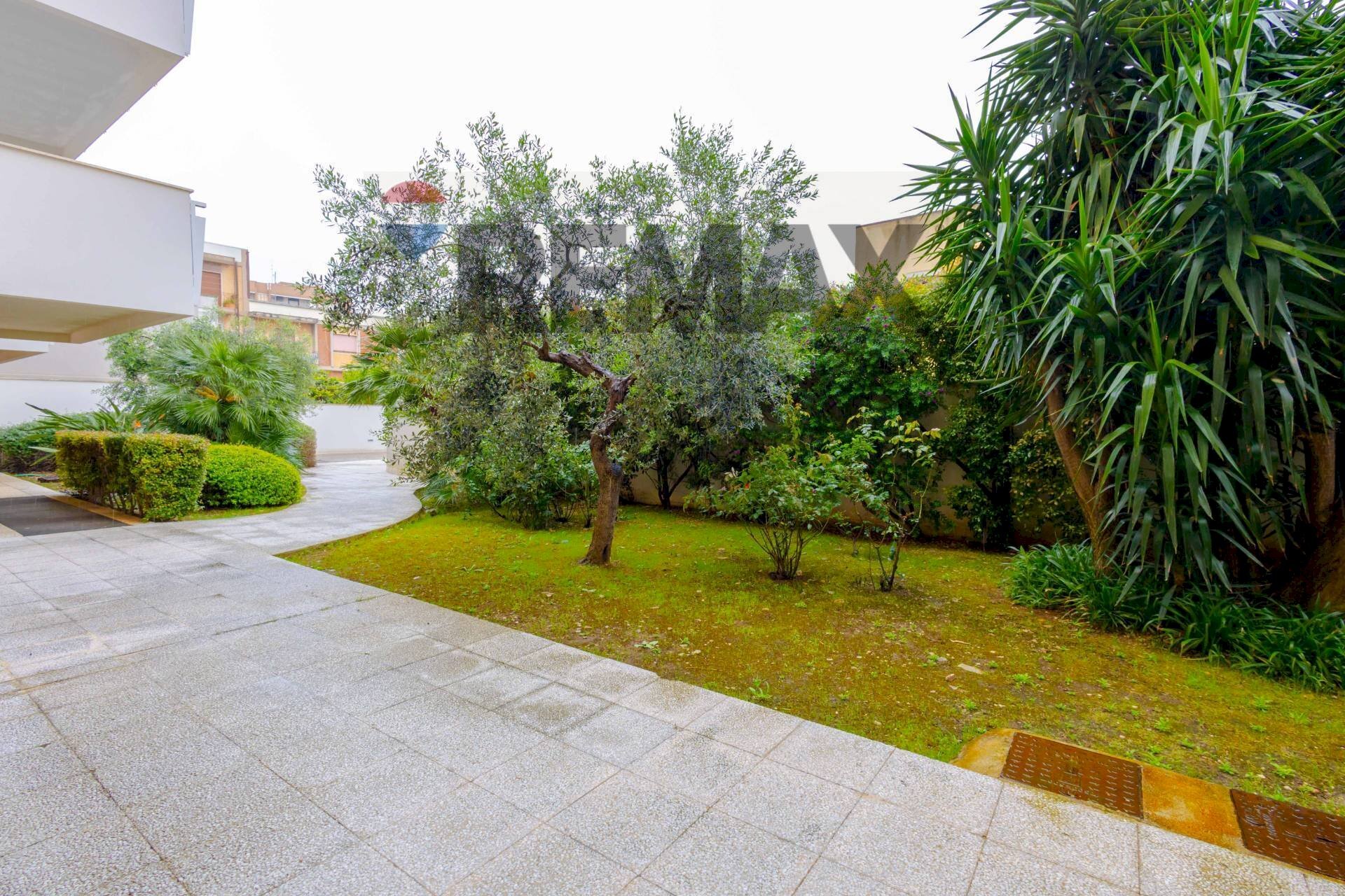Giardino - Three-room apartment Corso Vittorio Emanuele
118, Bari - photo 3