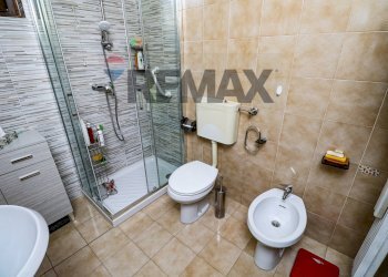 Bagno - Bilocale Via Della Rovere, Lavena Ponte Tresa - foto 12