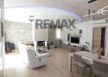 Sala da pranzo - Villa via Pradaccio
 
44, Cadegliano-Viconago - photo 2