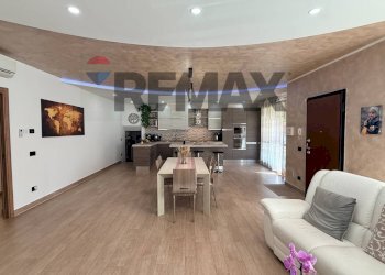 Sala da pranzo - Villa via Pradaccio
 
44, Cadegliano-Viconago - photo 9