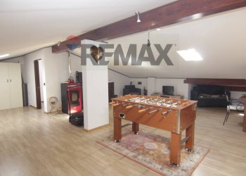 Sala da pranzo - Villa via Pradaccio
 
44, Cadegliano-Viconago - photo 25