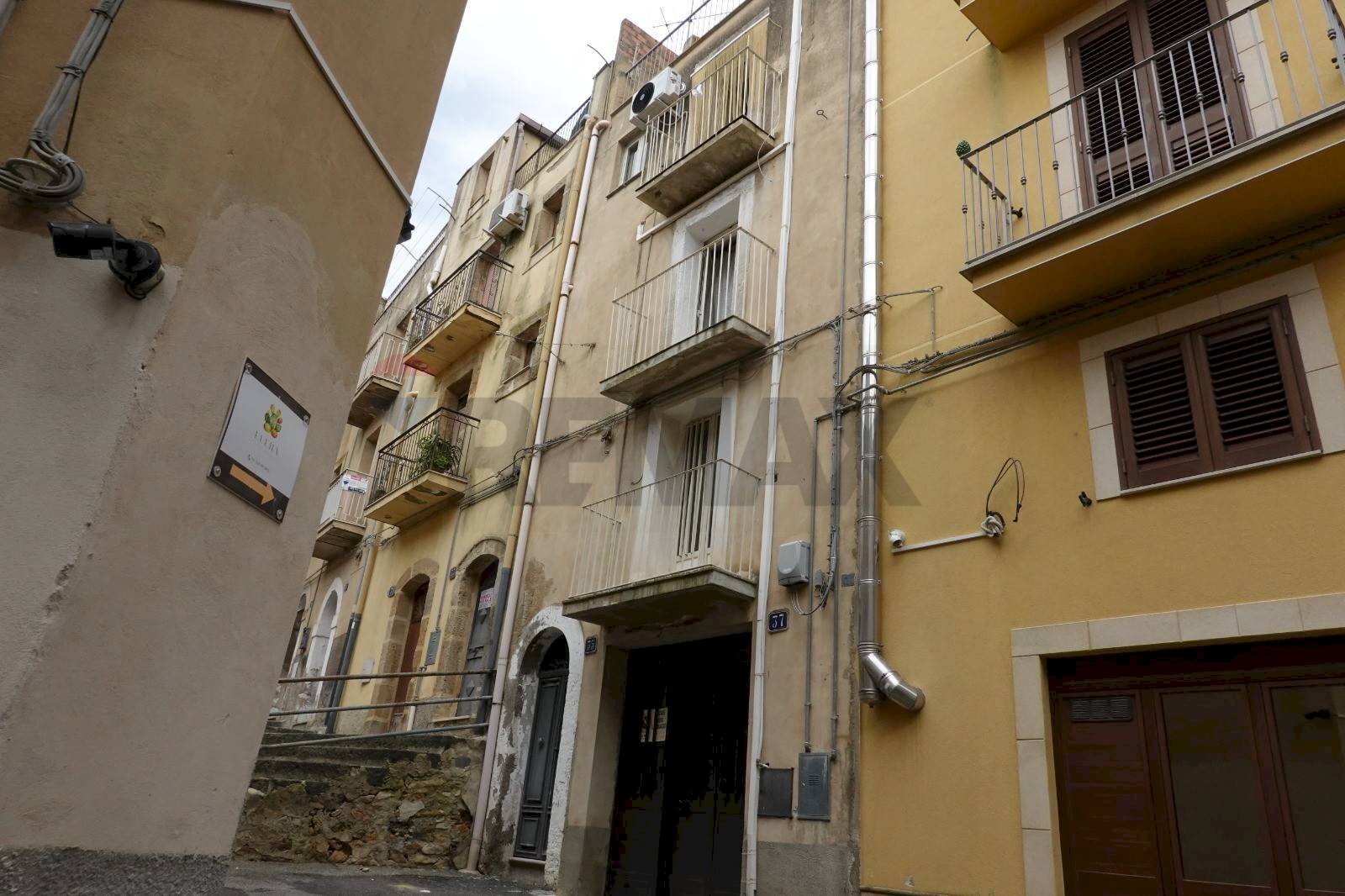 Edificio all\'aperto - Casa indipendente Via Pennavaia
 
35, Caltagirone - foto 1