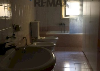 Bagno - Bilocale Via Rosario Livatino
 
1, Camporotondo Etneo - foto 17