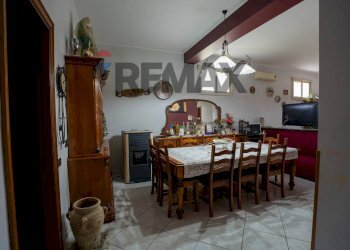 Sala da pranzo - Independent house Via Camillo Barbagallo
 
116, Aci Sant'Antonio - photo 12