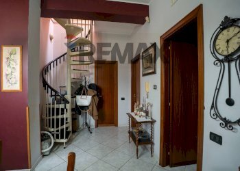 Scale - Independent house Via Camillo Barbagallo
 
116, Aci Sant'Antonio - photo 20