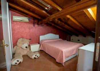 Camera / camera da letto - Independent house Via Camillo Barbagallo
 
116, Aci Sant'Antonio - photo 52