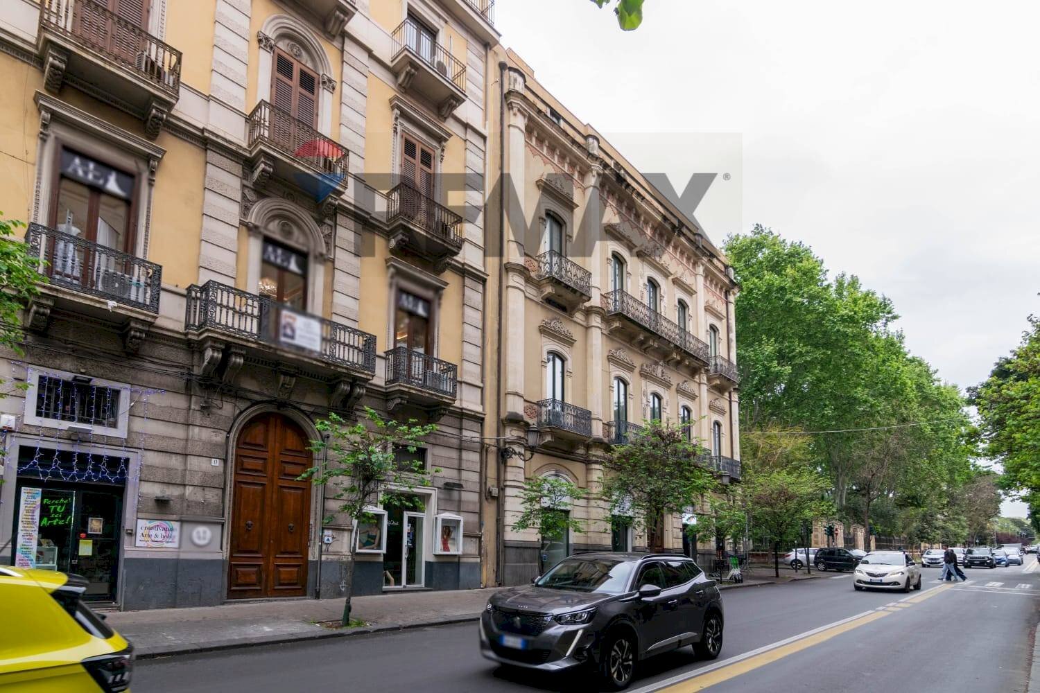 Edificio all\'aperto - Attività Commerciale Viale Regina Margherita
 
17, Catania - foto 1