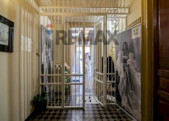 Ricezione / Lobby - Attività Commerciale Viale Regina Margherita
 
17, Catania - foto 6