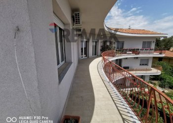 Balcone - Appartamento Via Luigi Einaudi
 
18, Sant'Agata Li Battiati - foto 20