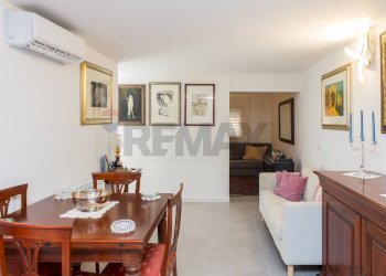 Sala da pranzo - Three-room apartment Via Michele Grassi Barbagallo
 
24/D, Giarre - photo 1