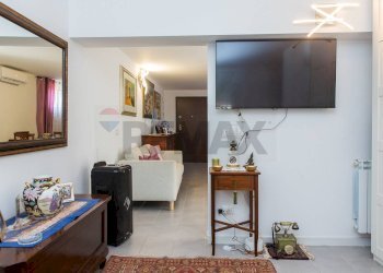 Soggiorno - Three-room apartment Via Michele Grassi Barbagallo
 
24/D, Giarre - photo 4