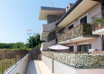 Edificio all\'aperto - Three-room apartment Via Michele Grassi Barbagallo
 
24/D, Giarre - photo 21