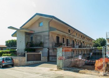Edificio all\'aperto - Three-room apartment Via Michele Grassi Barbagallo
 
24/D, Giarre - photo 23