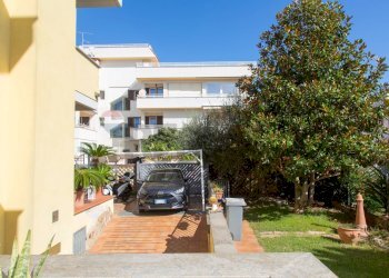 Edificio all\'aperto - Semi-detached house Anzio - photo 30