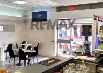 Sala da pranzo - Bar Tavola Calda - Fredda VIA MONCENISIO
 
29, Cesano Maderno - foto 9