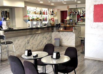 Sala da pranzo - Bar Tavola Calda - Fredda VIA MONCENISIO
 
29, Cesano Maderno - foto 15