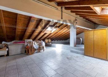 Parcheggio - Independent house via statale
 
7, Barzago - photo 29