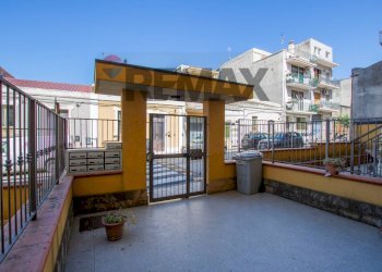 Terrazza - Apartment CORSO VITTORIO EMANUELE
 
2, Floridia - photo 3