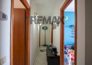 Hall / corridoio - Apartment CORSO VITTORIO EMANUELE
 
2, Floridia - photo 13
