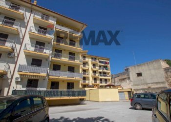 Edificio all\'aperto - Apartment CORSO VITTORIO EMANUELE
 
2, Floridia - photo 25