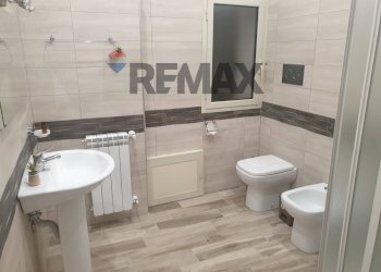 Bagno - Three-room apartment Via Riccardo Casalaina
 
2/A, Catania - photo 14