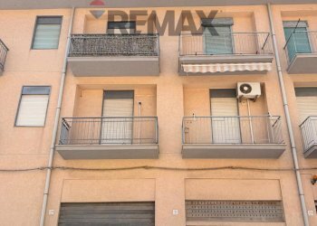 Edificio all\'aperto - Three-room apartment via imera
 
115, Lentini - photo 1