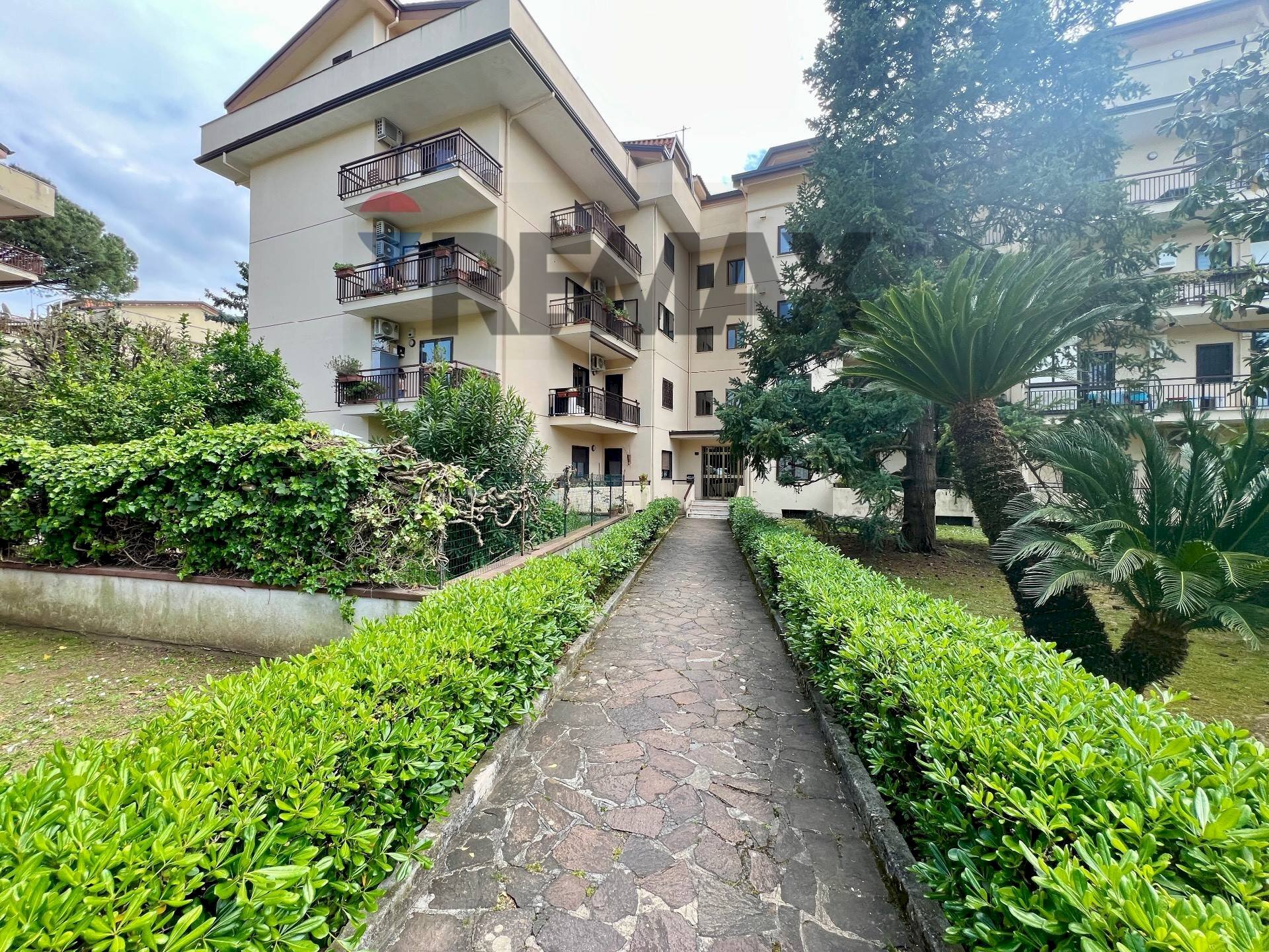Edificio all\'aperto - Appartamento Via Santissimo Nome di Maria
 
7, Caserta - foto 1