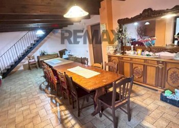 Sala da pranzo - Locale Commerciale Localià Cardolo
snv, Feroleto Antico - foto 24