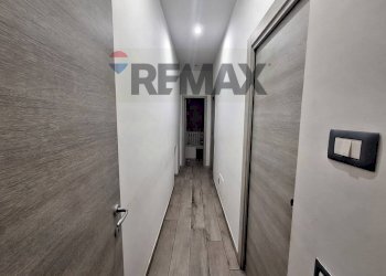 Hall / corridoio - Trilocale Via Regina Margherita
 
81, Napoli - foto 6