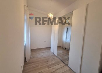 Hall / corridoio - Trilocale Via Regina Margherita
 
81, Napoli - foto 7