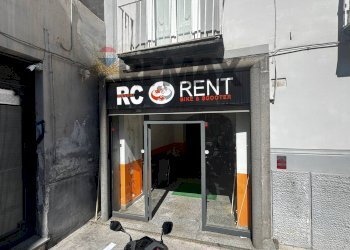 Edificio all\'aperto - Locale Commerciale Via Duomo
 
243, Napoli - foto 5