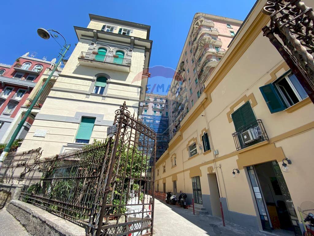 Edificio all\'aperto - Trilocale Via Torquato Tasso
 
169, Napoli - foto 3